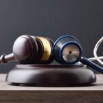 Naruszenie praw pacjenta – co powinieneś wiedzieć? Fair,Social,Justice,Concept,With,Gavel,And,Stethoscope,On,Wooden