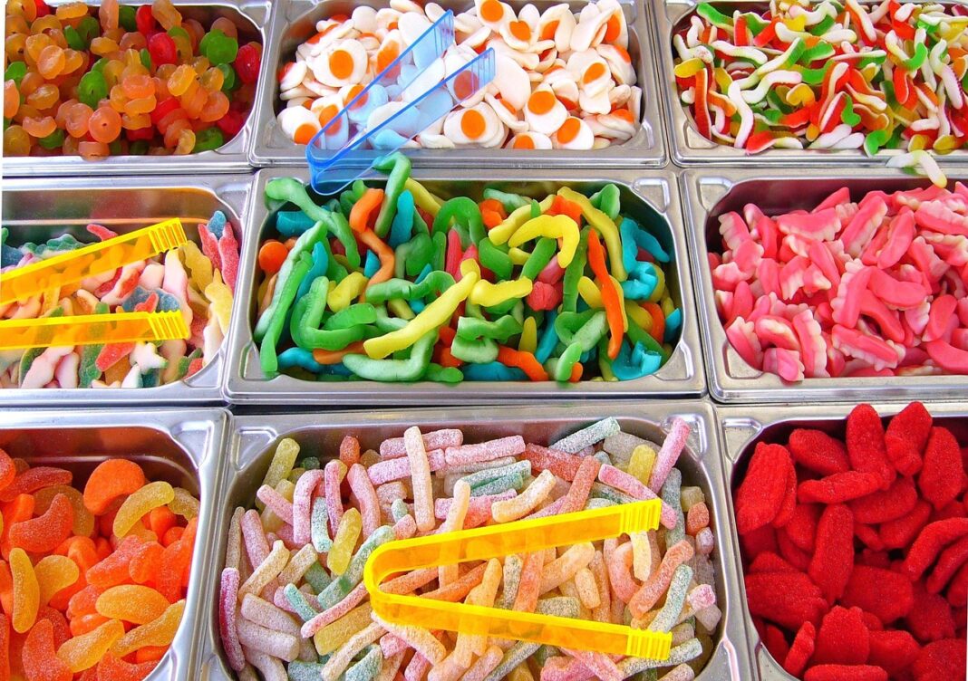 shirley810-candies-171342_1280