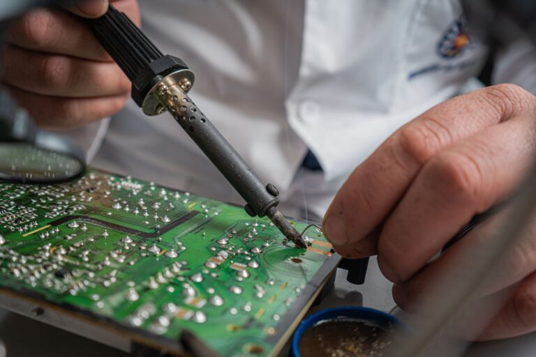 Prawo do naprawy (Right to Repair): Co zmieniają nowe unijne przepisy dla kupujących AGD i elektronikę?
