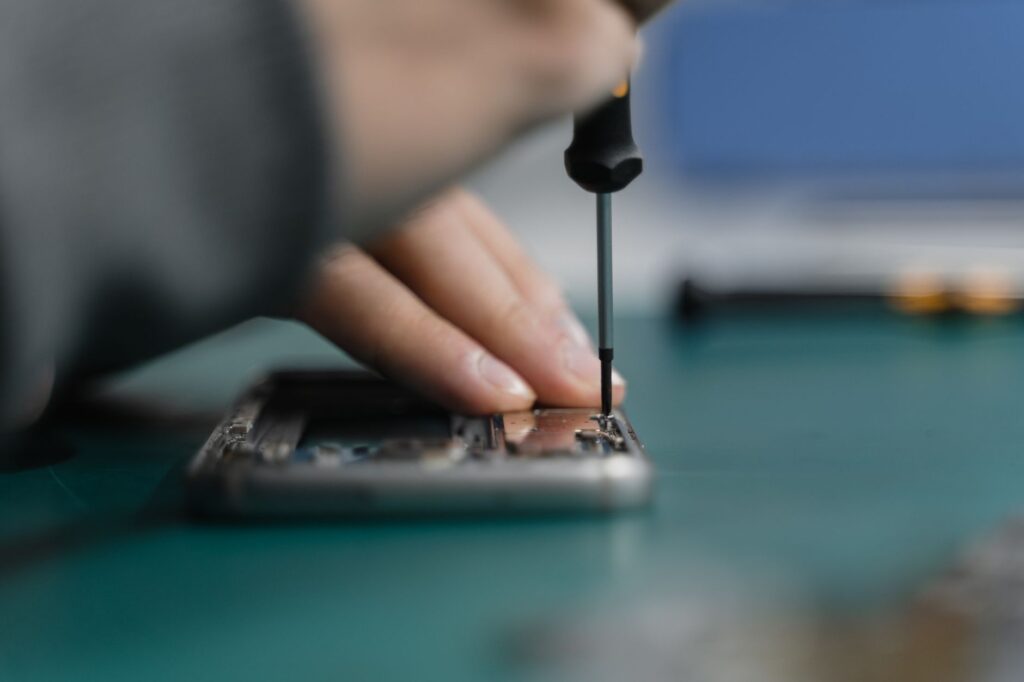 Prawo do naprawy (Right to Repair): Co zmieniają nowe unijne przepisy dla kupujących AGD i elektronikę?